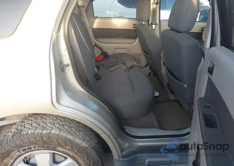 2010 Ford Escape Xlt z USA, uszkodzony, nr VIN 1FMCU0DG5AKA42500